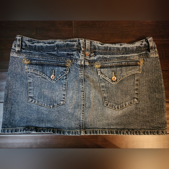 Women's size 11 Arizona Jean Co mini demin skirt - Picture 2 of 3